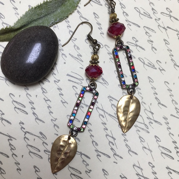Long multi color vintage look earrings leaf drama - Picture 5 of 8